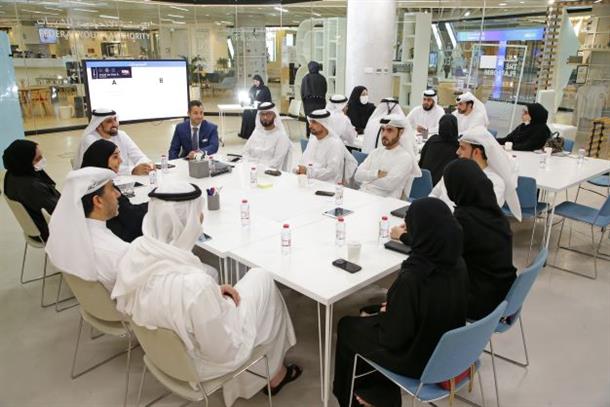 قسم إدارة المعرفة في محاكم دبي يعقد جلسة عصف ذهني لمناقشة تطوير وتبسيط الخدمات التي تقدمها الدائرة