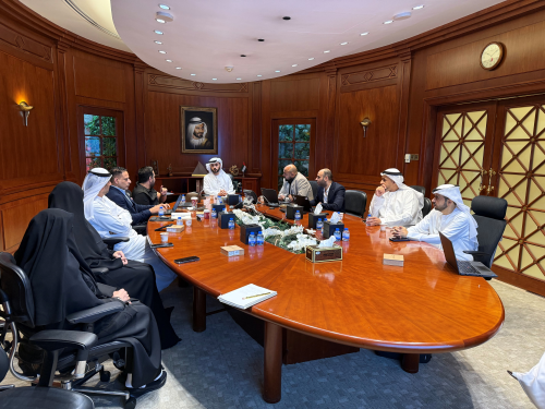 محاكم دبي تعقد اجتماعاً تنسيقياً مع دائرة الاقتصاد والسياحة حول منصة "استثمر في دبي"